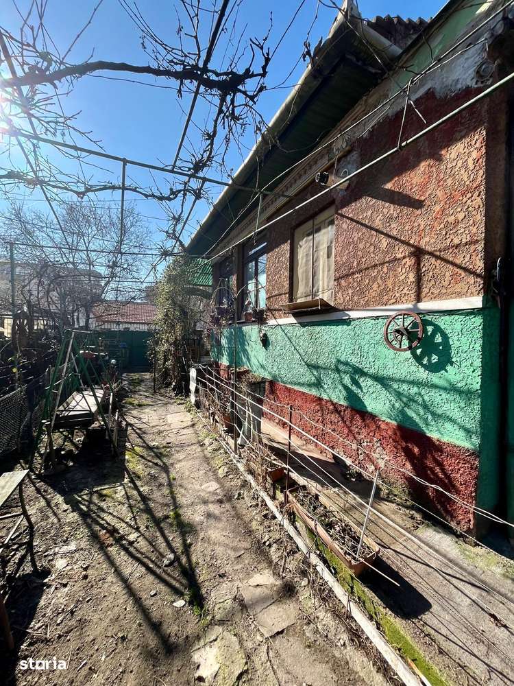 Vând casă cu teren mare în cartierul Mărăști-2