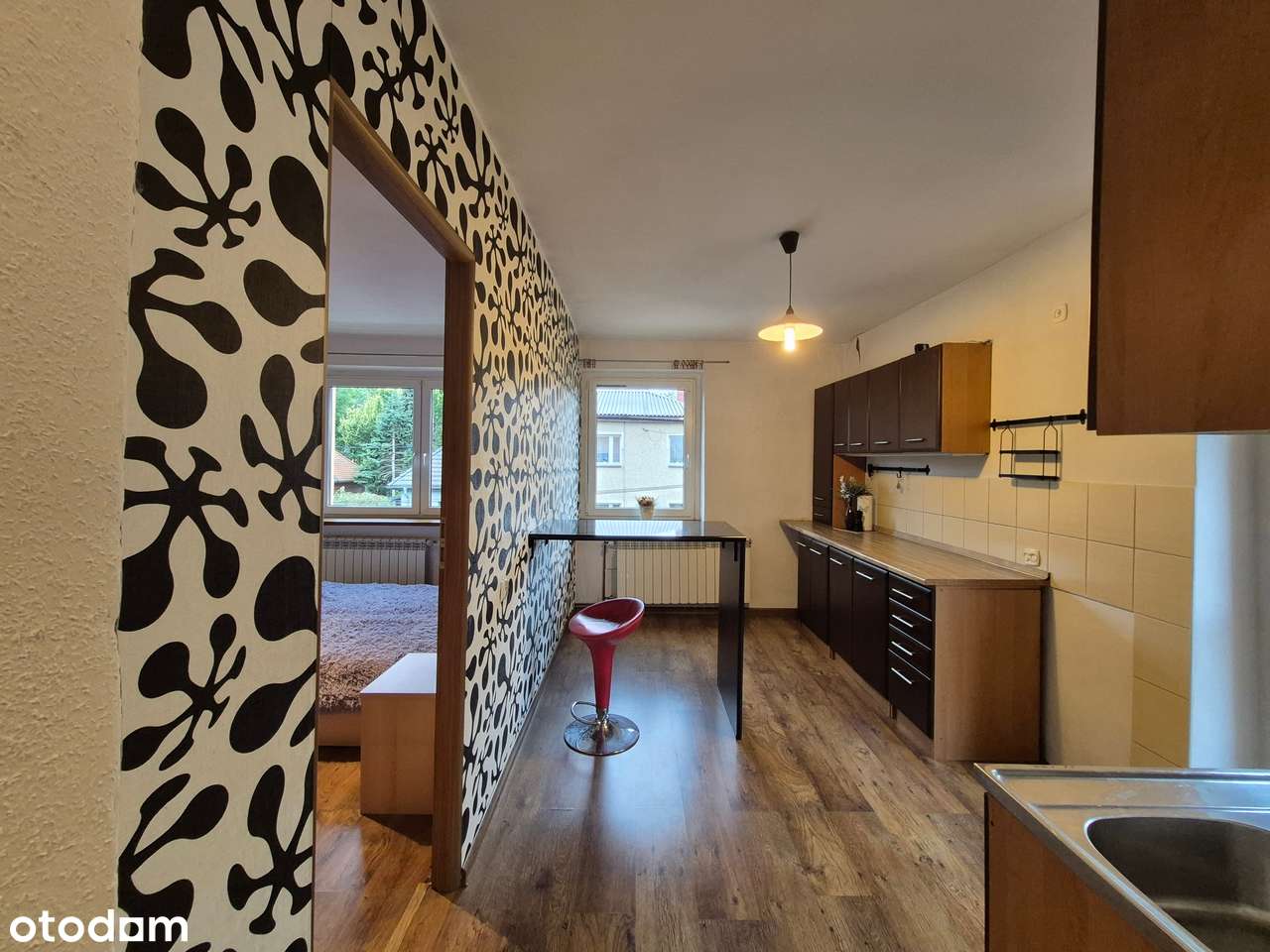 Przytulny , przestronny dom w cichej i zielonej okolicy-14