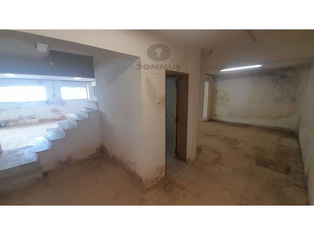 Loja com Rentabilidade - Centro de Rio de Mouro (Rinchoa)-15