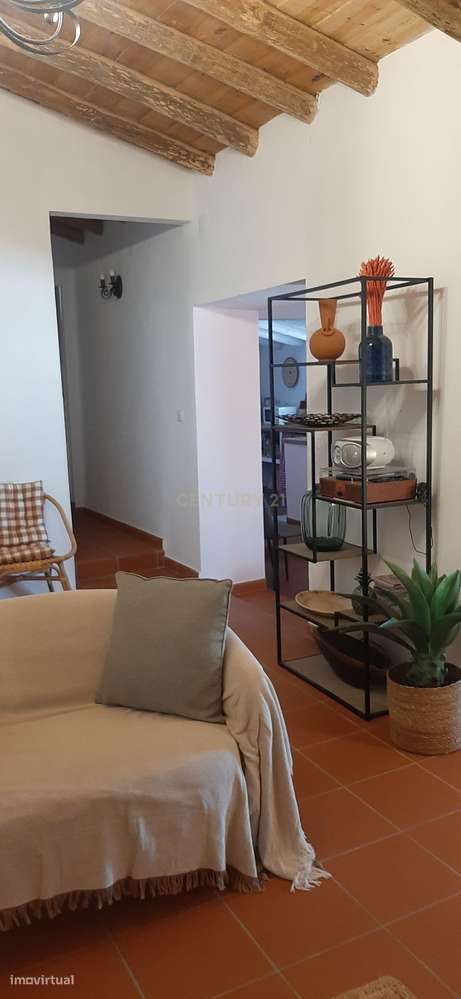 Oportunidade no coração do Alentejo! Moradia térrea T4 em Safara! Uma-8