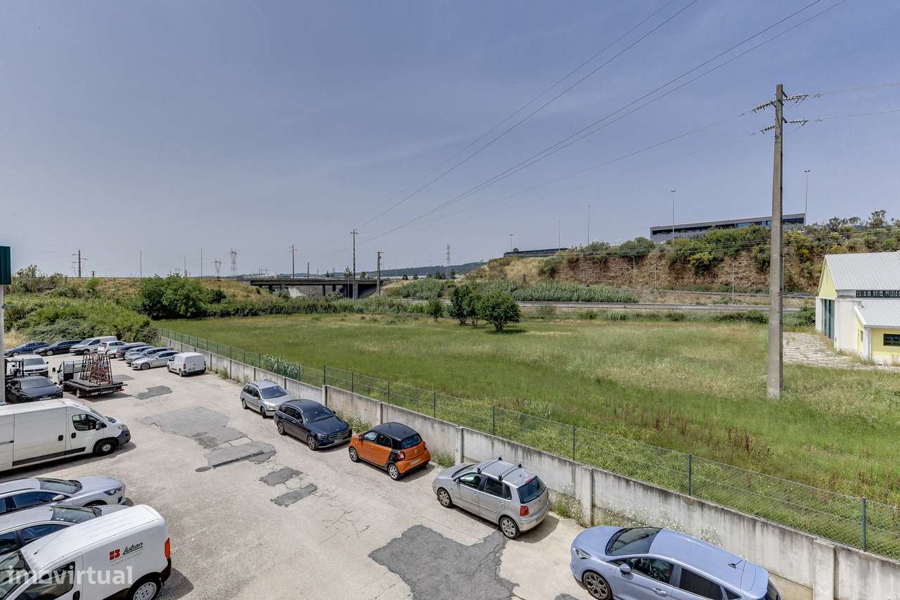 Armazém de 636 m² no Parque Industrial da Granja-20