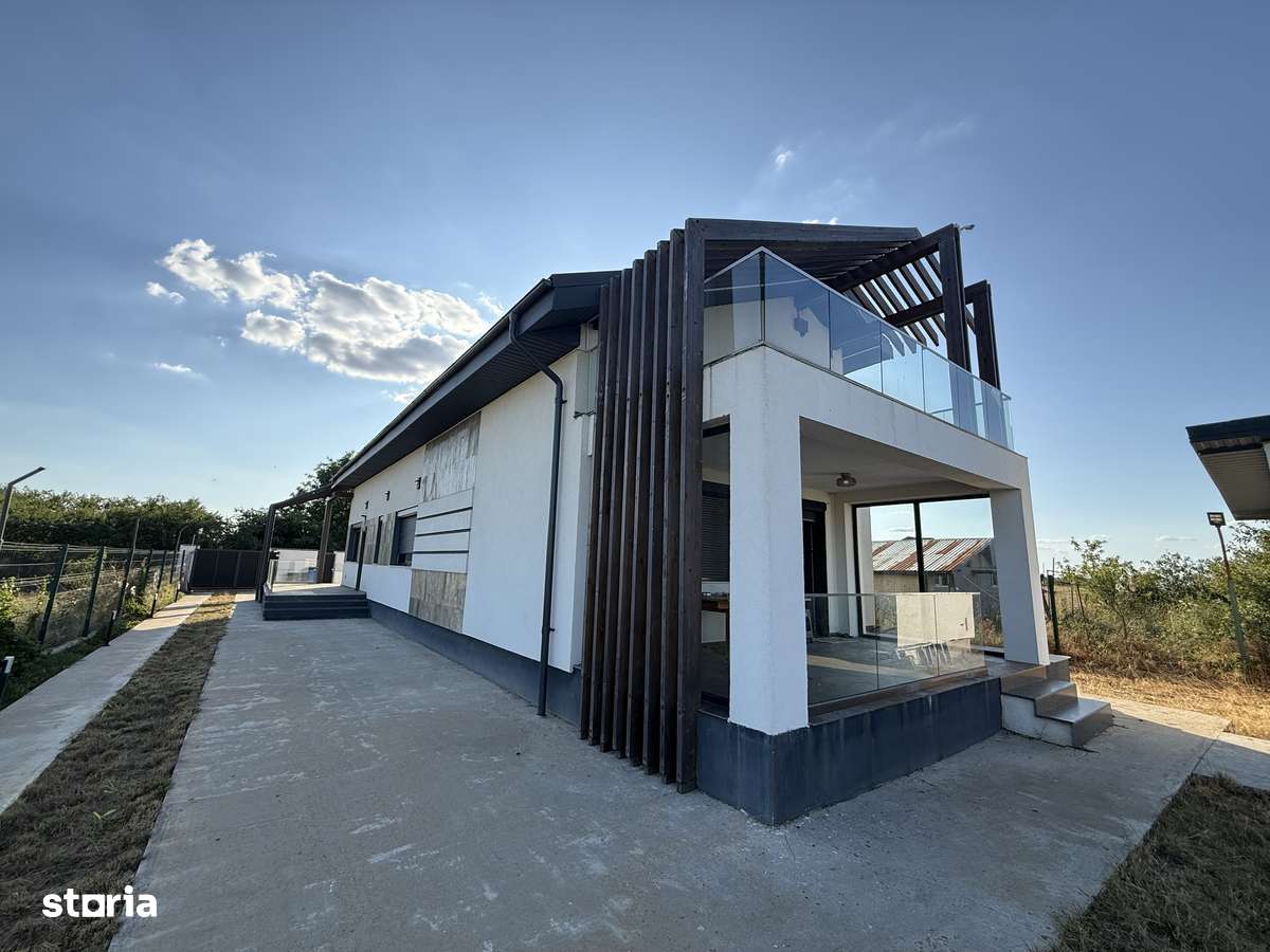 VÂNZARE VILĂ + Căsuță|Panouri Solare|Foisor|Piscina|Adunatii Copaceni - Imagine principală: 1/11