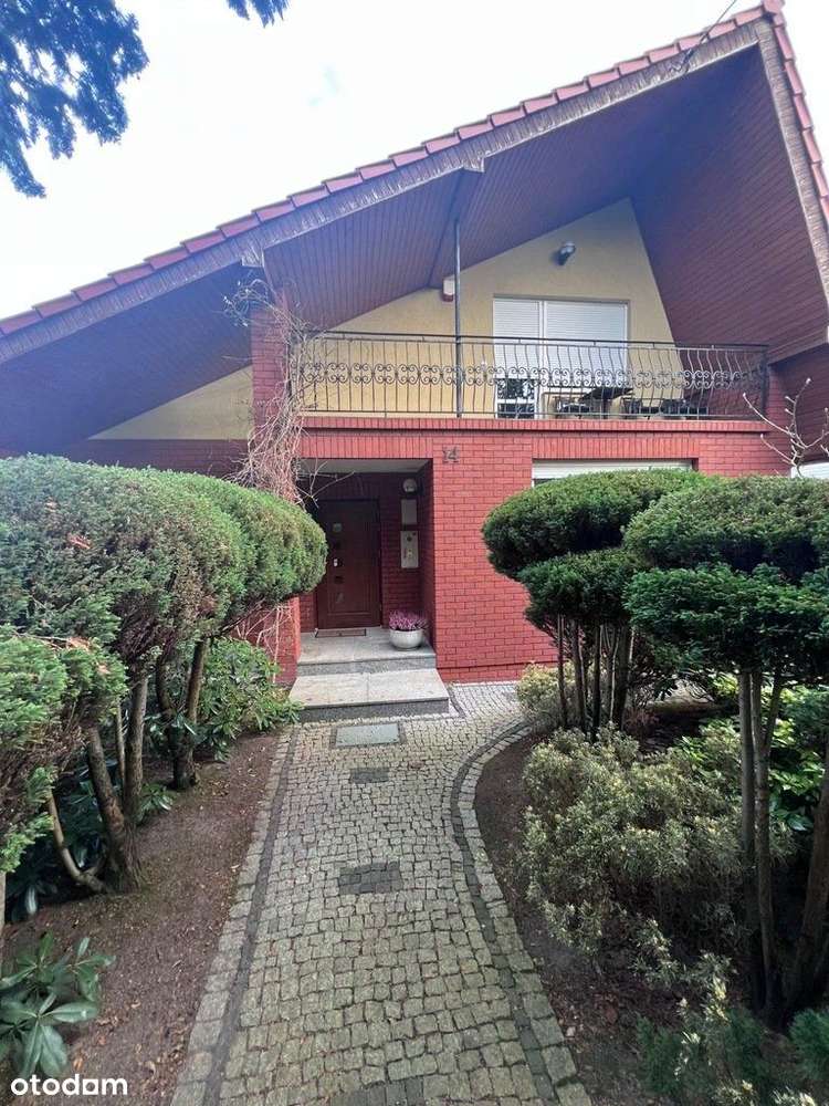 Dom i wielki garaż z mieszkaniem. Okazja!-0