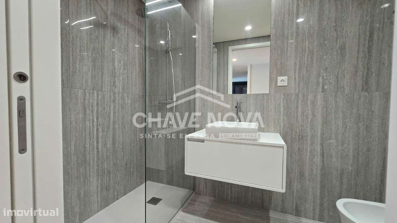 Apartamento T3 Novo Último Piso c/ Lugar de Garagem em Canidelo-17