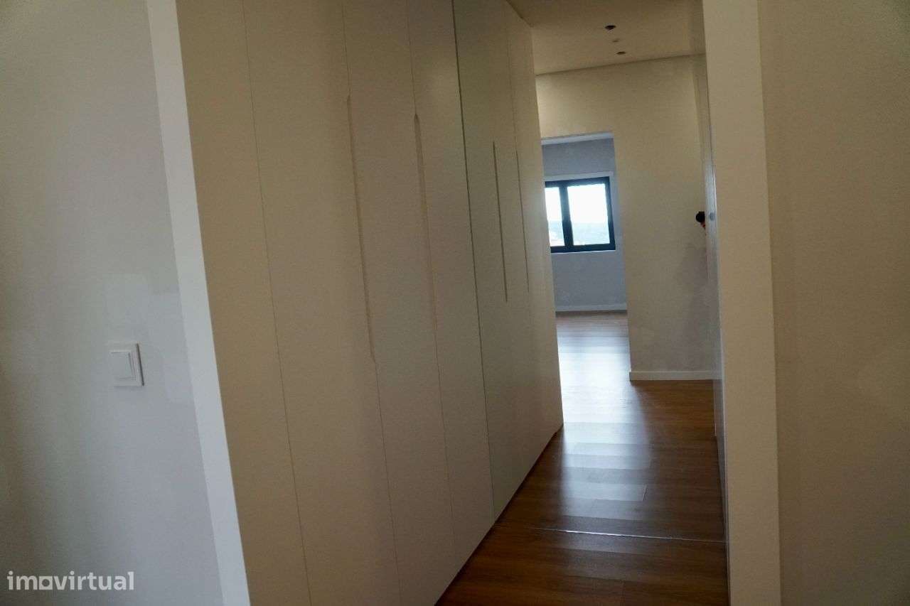 APARTAMENTO T4+1 no CENTRO de Oliveira de Azeméis-19