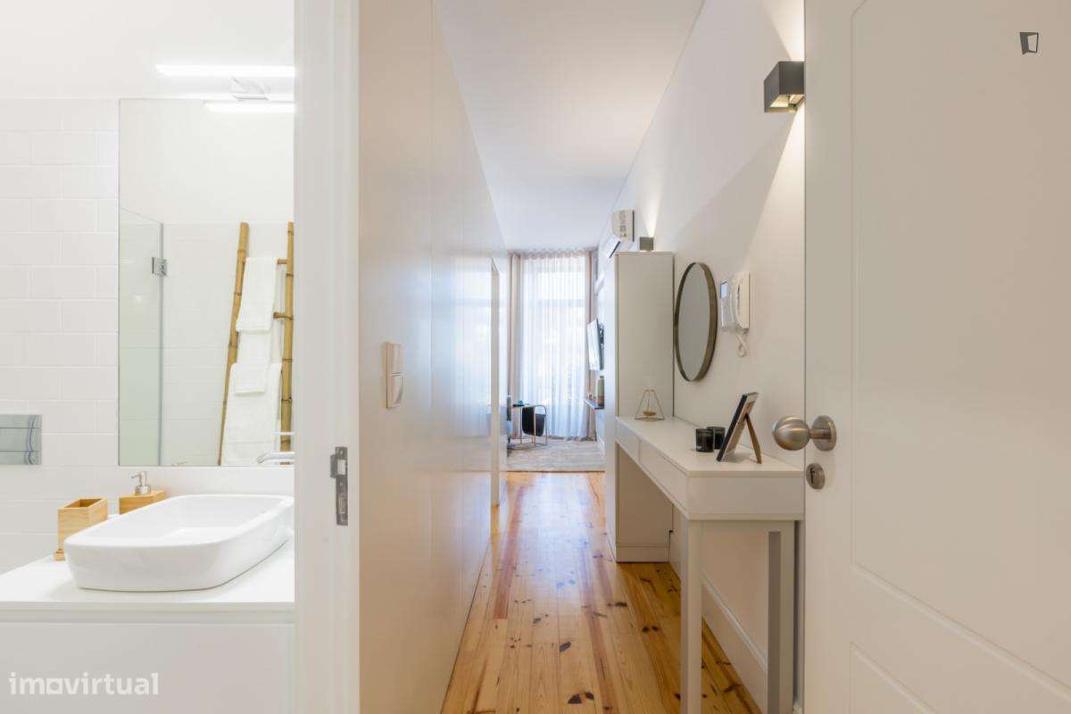 Apartamento com 1 quartos - localizado em Santo Ildefonso Porto - Grande imagem: 3/8