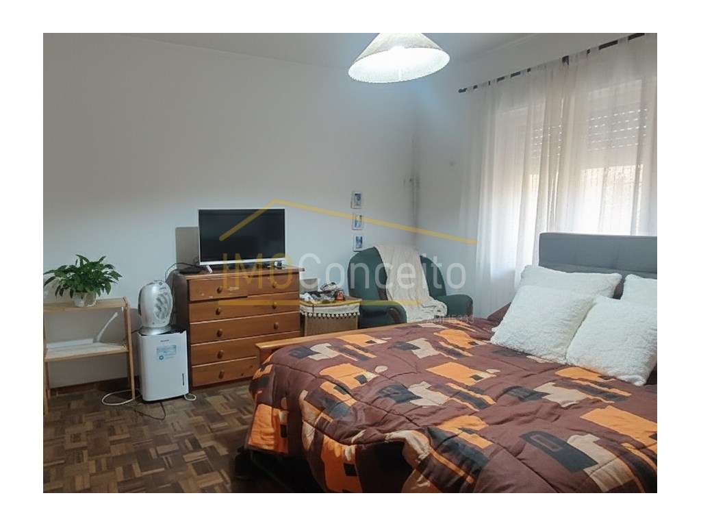 Apartamento T3|| 2º Andar|| Sem elevador|| Tribunal|| Supermercados - Grande imagem: 4/33