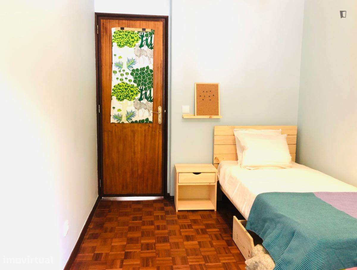 Quarto - localizado em Sete Rios Lisbon - Grande imagem: 2/11