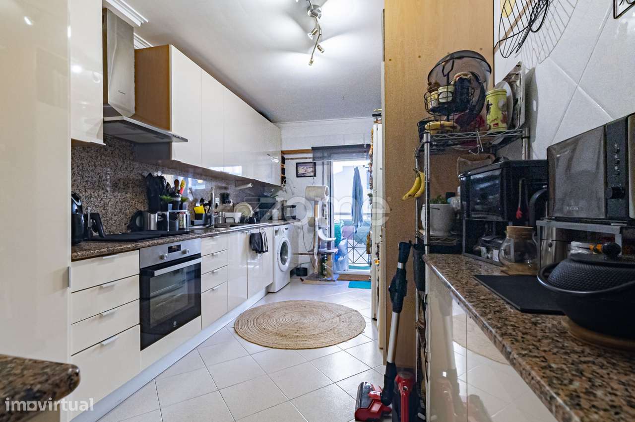 Apartamento T2 à venda na Rua Holanda-14