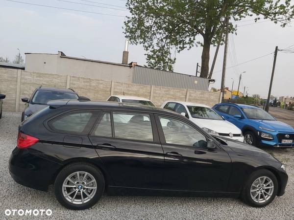 BMW Seria 3 320d DPF Touring - 22