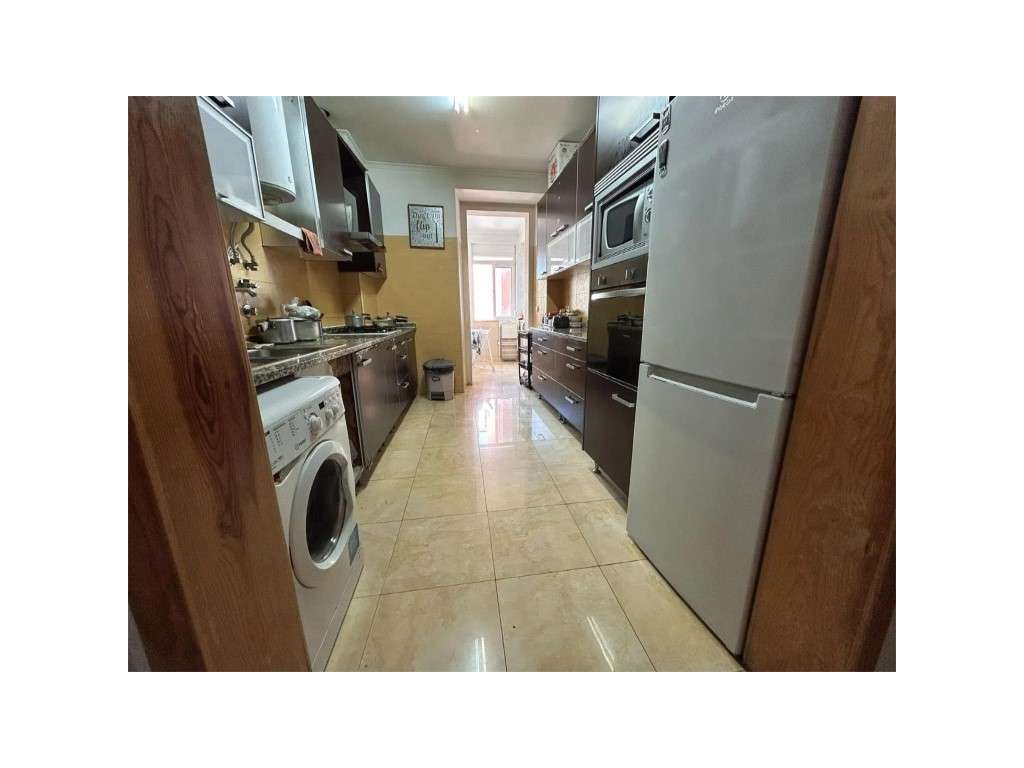 Apartamento T4 Em Pleno Coração de Arroios-8