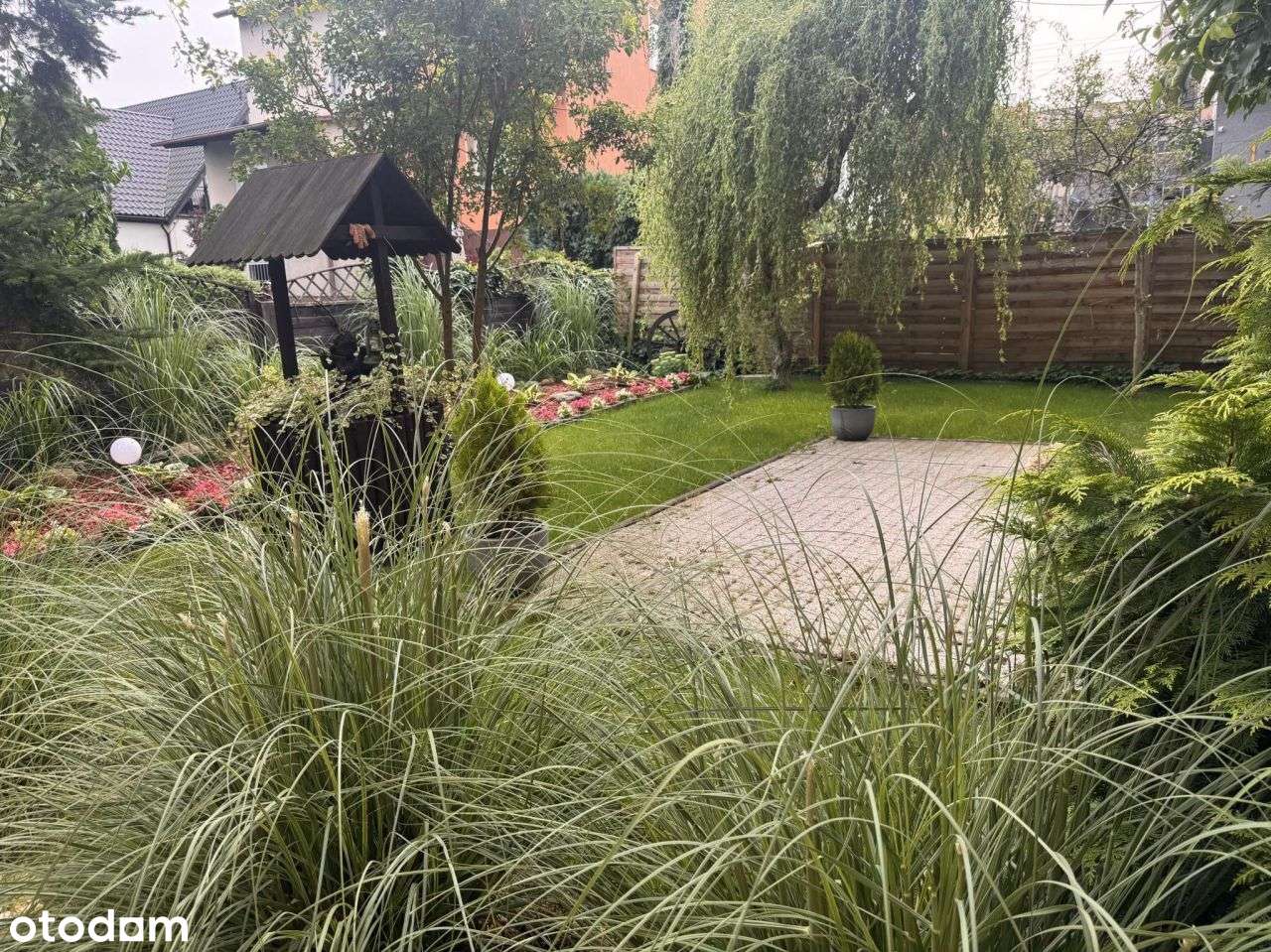 Duży dom z częścią inwestycyjną-6