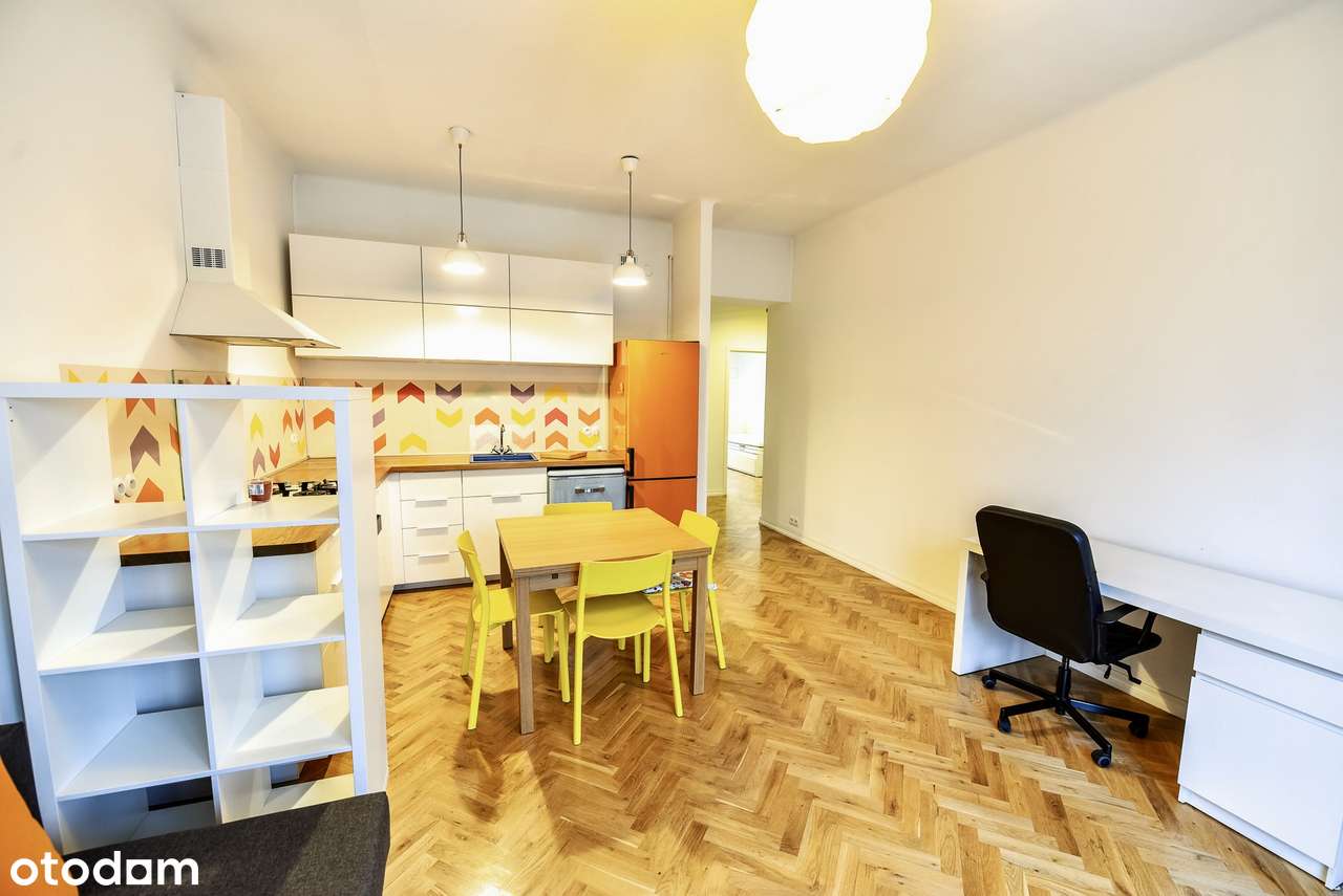 Ciche, przestronne mieszkanie w sercu Saskiej Kępy!-0