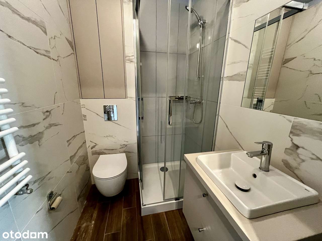 Kawalerka w odrestaurowanej kamienicy z windą – Centrum Poznania-13