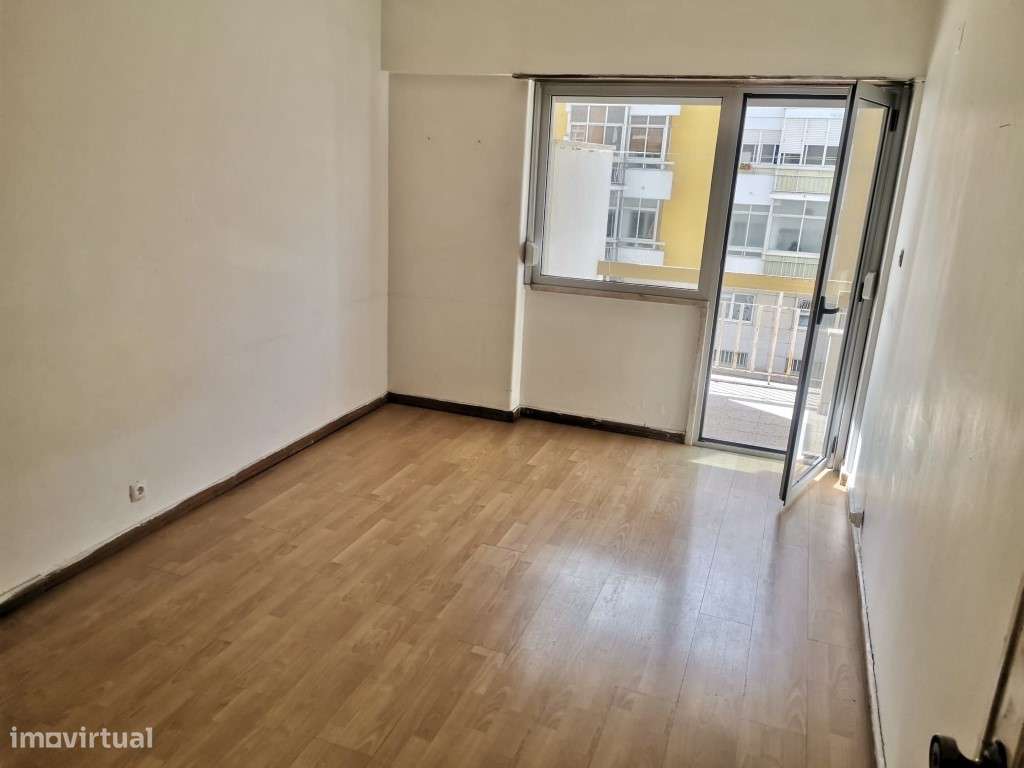 APARTAMENTO T2, OEIRAS-9