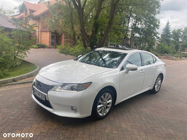 Lexus ES 300h Business Line - 1