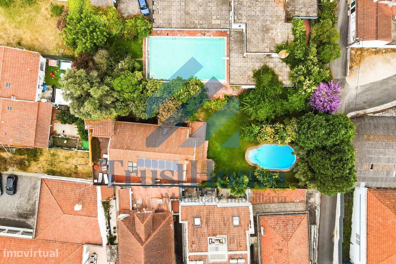 MoradiaV5 com jardim, piscina e ginásio no centro de Coruche-57