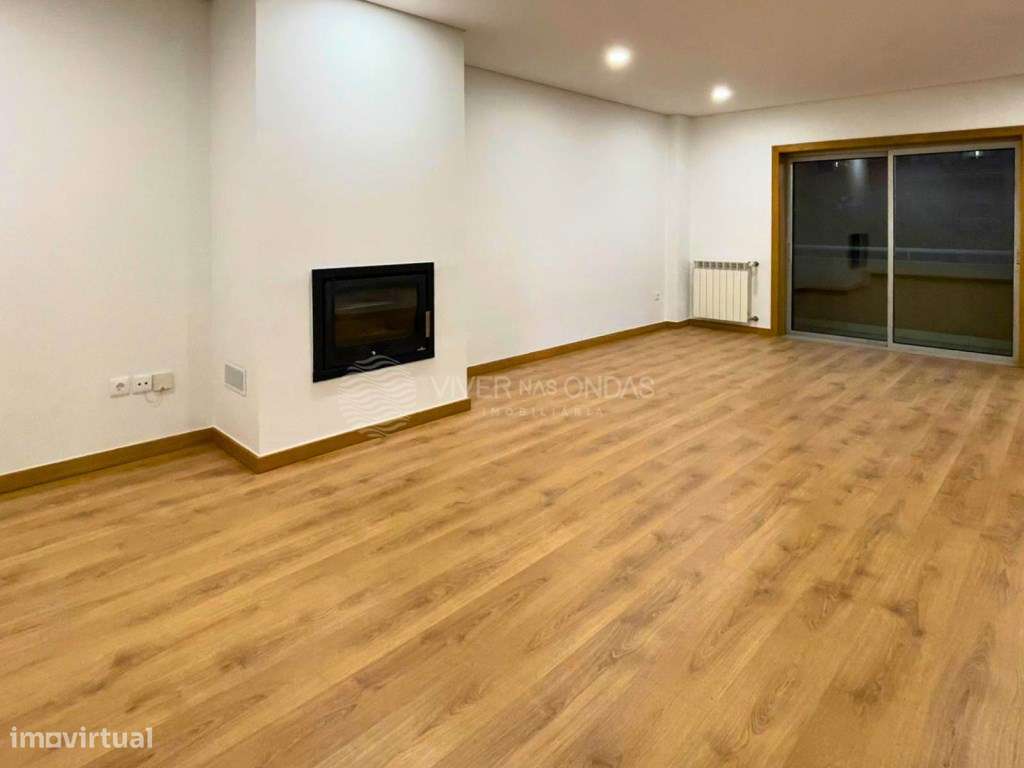 Oferta de 250€ em cartão presente. Apartamento T4 remodelado, com v... - Grande imagem: 4/26