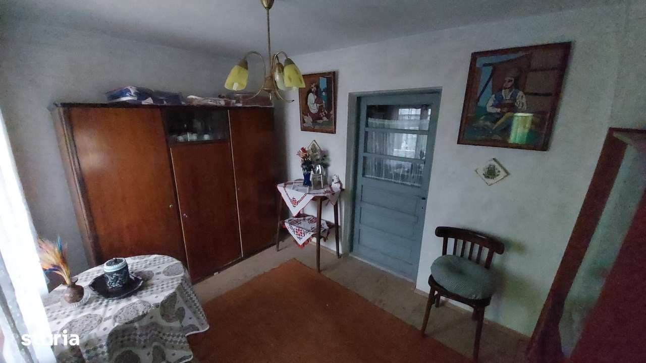 Casa modesta cu teren generos, zona Magura,-8