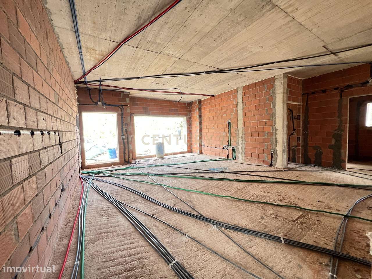 Moradia Moderna T3 com Excelentes Áreas e Espaço Exterior-7