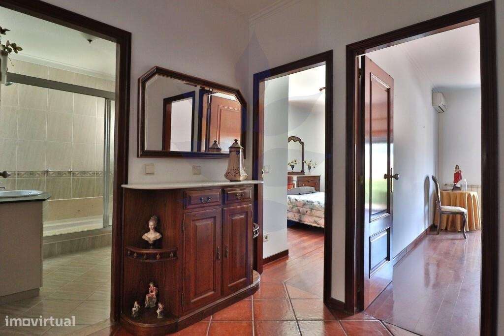 Andar Moradia T3 no Centro de Vila Verde | Mobilado e Equipado | Com G-7