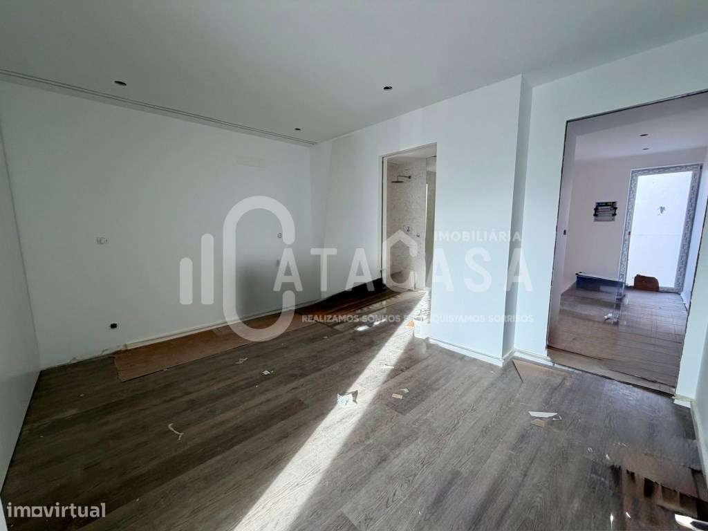 Moradia T3+1 Isolada NOVA no centro de Aguada de Cima-20