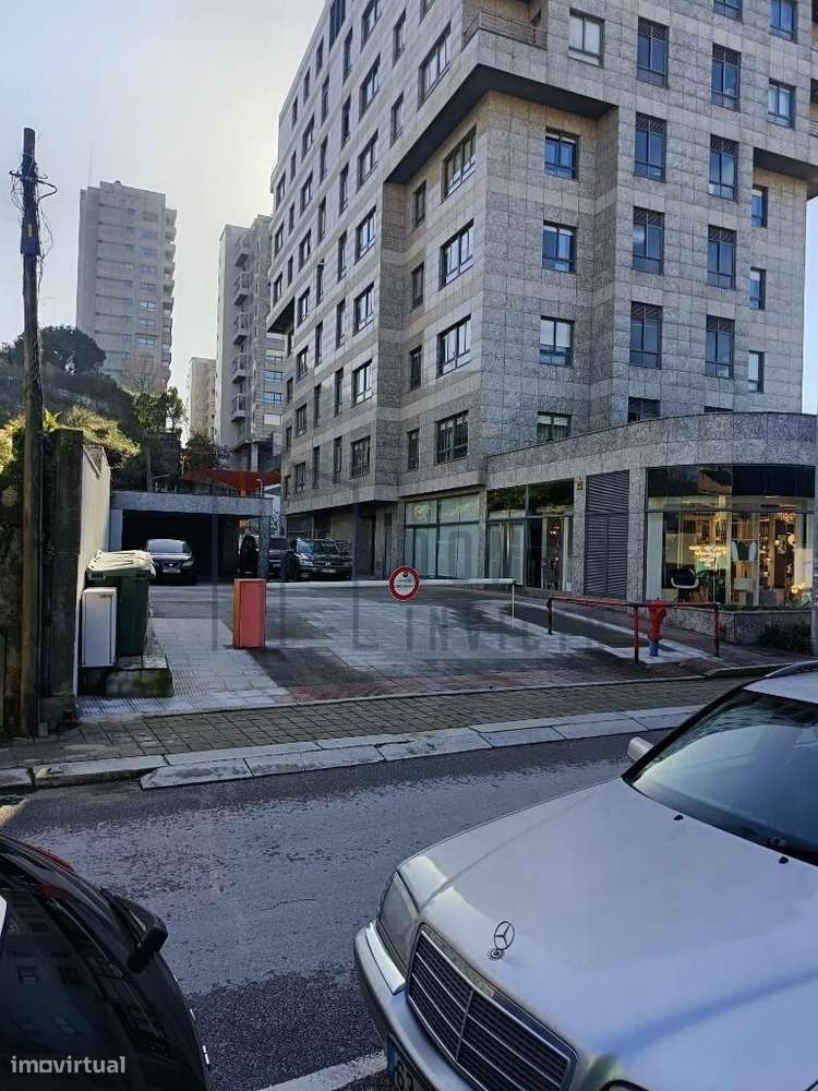 Apartamento T1 à futura Estação de Metro da Galiza-16