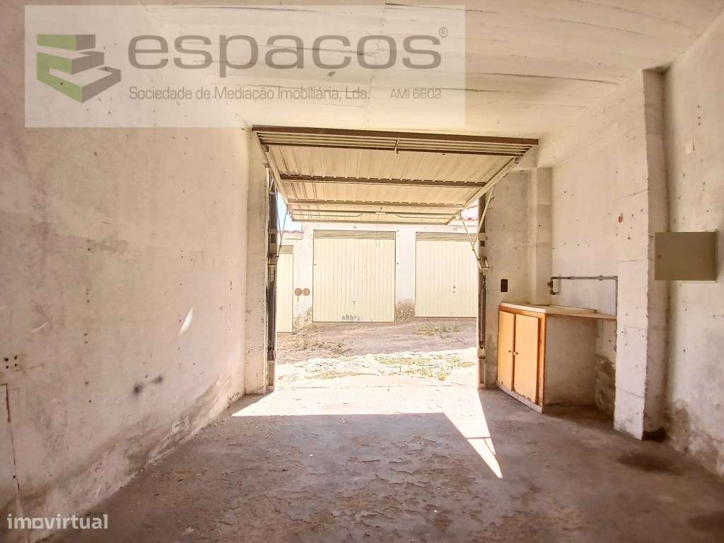 Garagem para o exterior, Castelo Branco - Grande imagem: 2/4