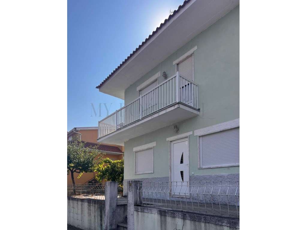 Oportunidade Única de Investimento no Coração Histórico de Trancoso-26