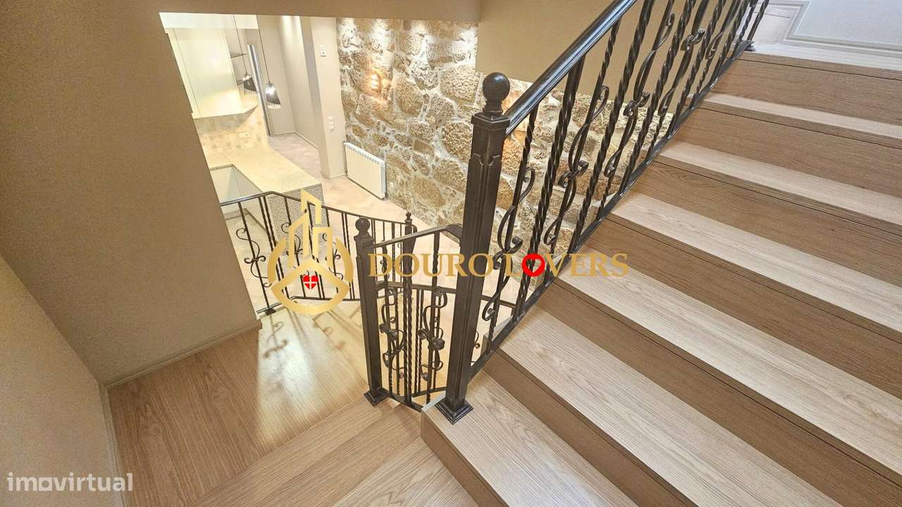 Moradia Elegante com 2 Suítes, Terraço e Garagem | Vila Nova de Gaia - Grande imagem: 4/35