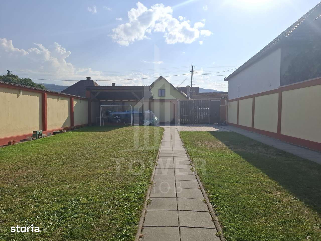 De vânzare casă în Orlat, cu teren generos de 2200 mp și panoramă deos - Imagine principală: 2/19