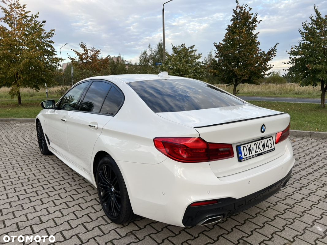 BMW Seria 5 520d M Sport - 4