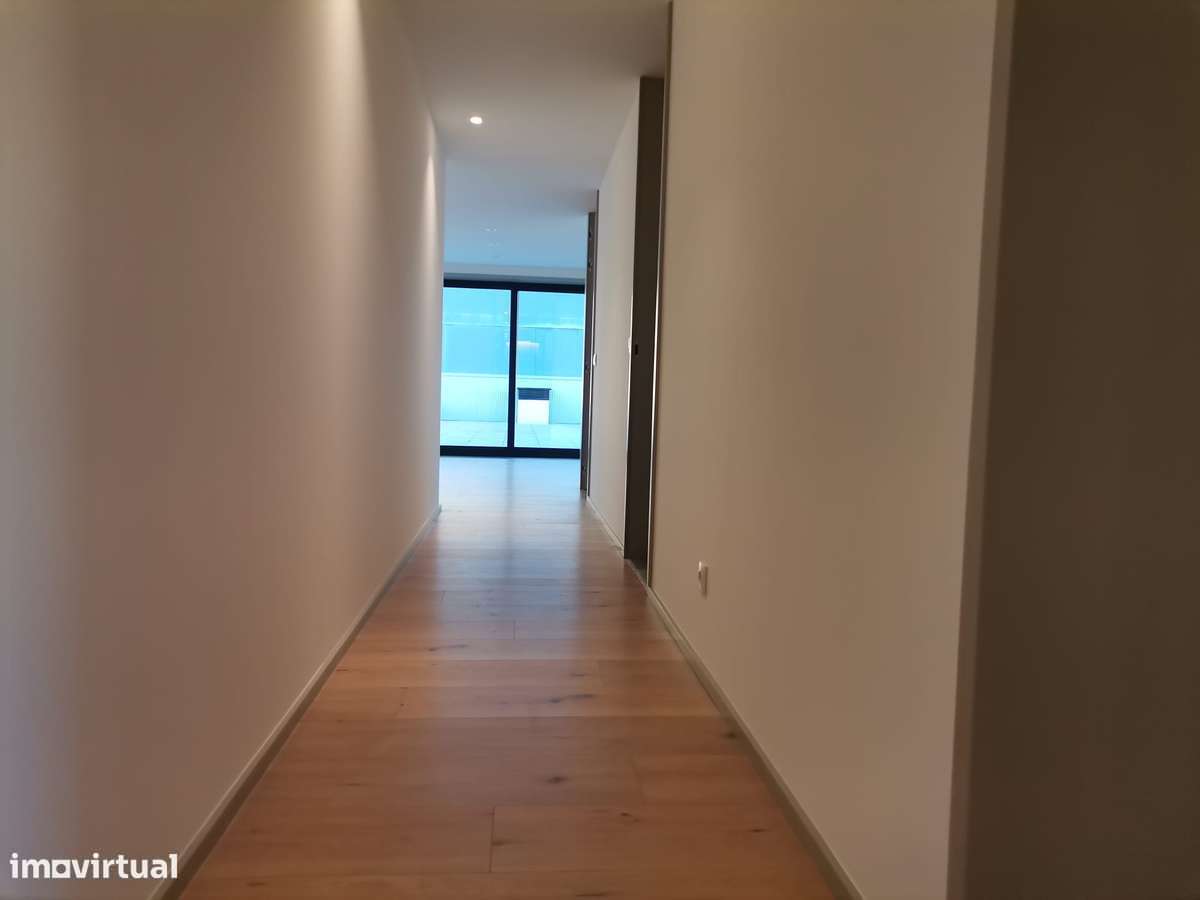 Novo T3 ÚLTIMO PISO de Luxo com TERRAÇO  - Vistas desafogadas-19