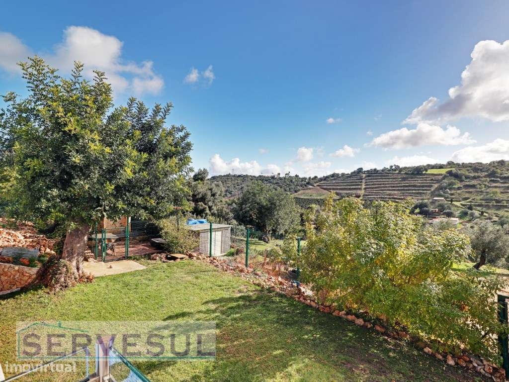 Charmosa Moradia de 2 pisos com 3 quartos espaçosos, garagem, pisci...-26