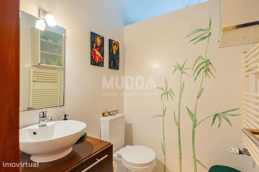 Viver na Torreira: Moradia T4 com Luz Natural e Espaço Exterior Único-24