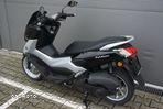 Yamaha NMAX - 5