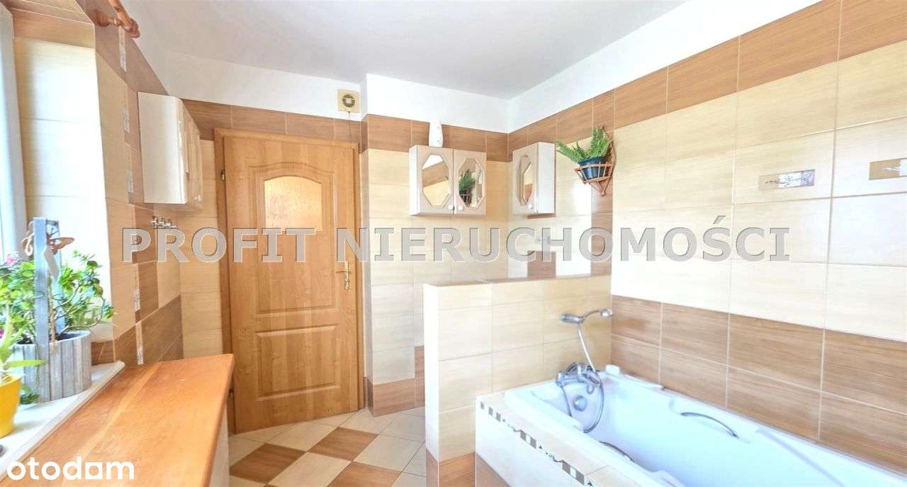 Komfortowy dom w spokojnej okolicy-8