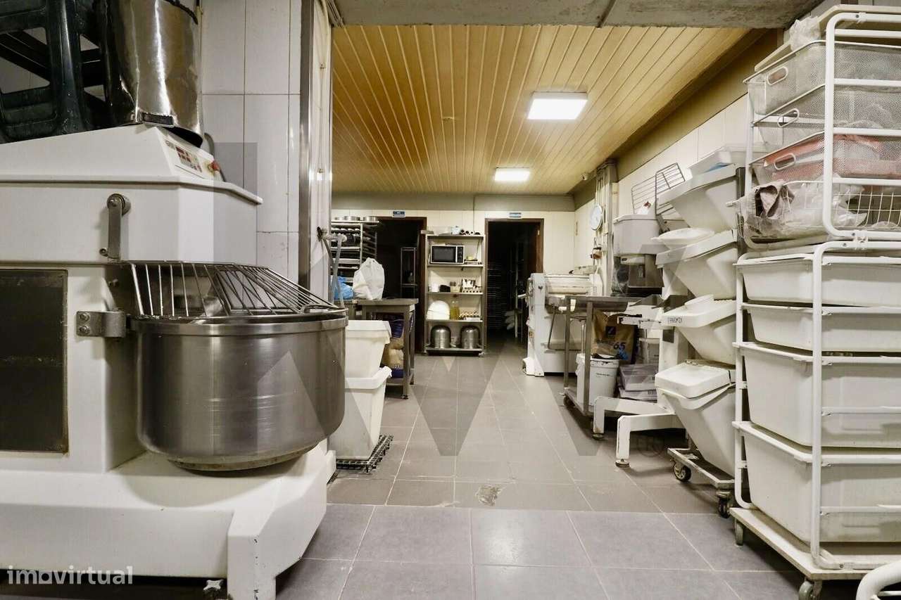 Trespasse de Padaria / Pastelaria no Centro de São João da Madeira-8