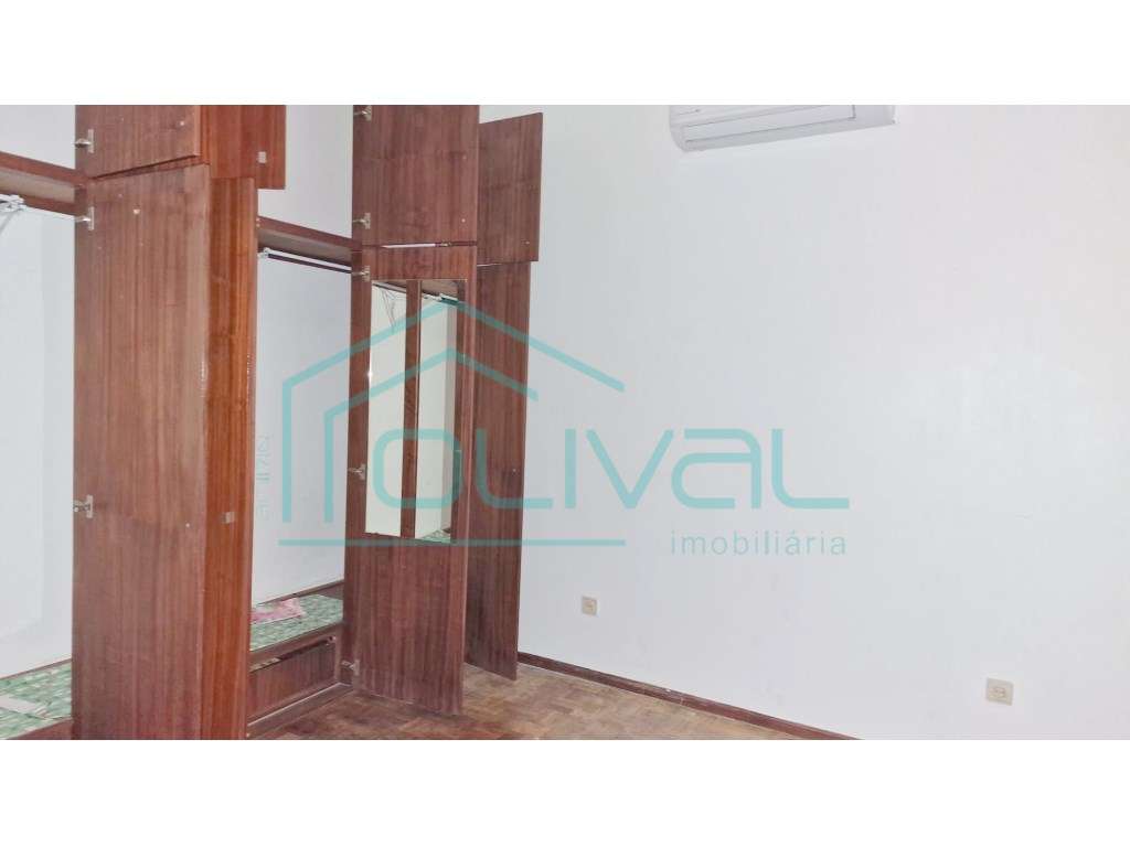 Moradia T2 + 2 com anexos Porto Alto-7