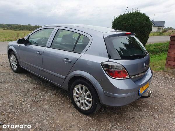 Opel Astra III 1.8 Enjoy - 12