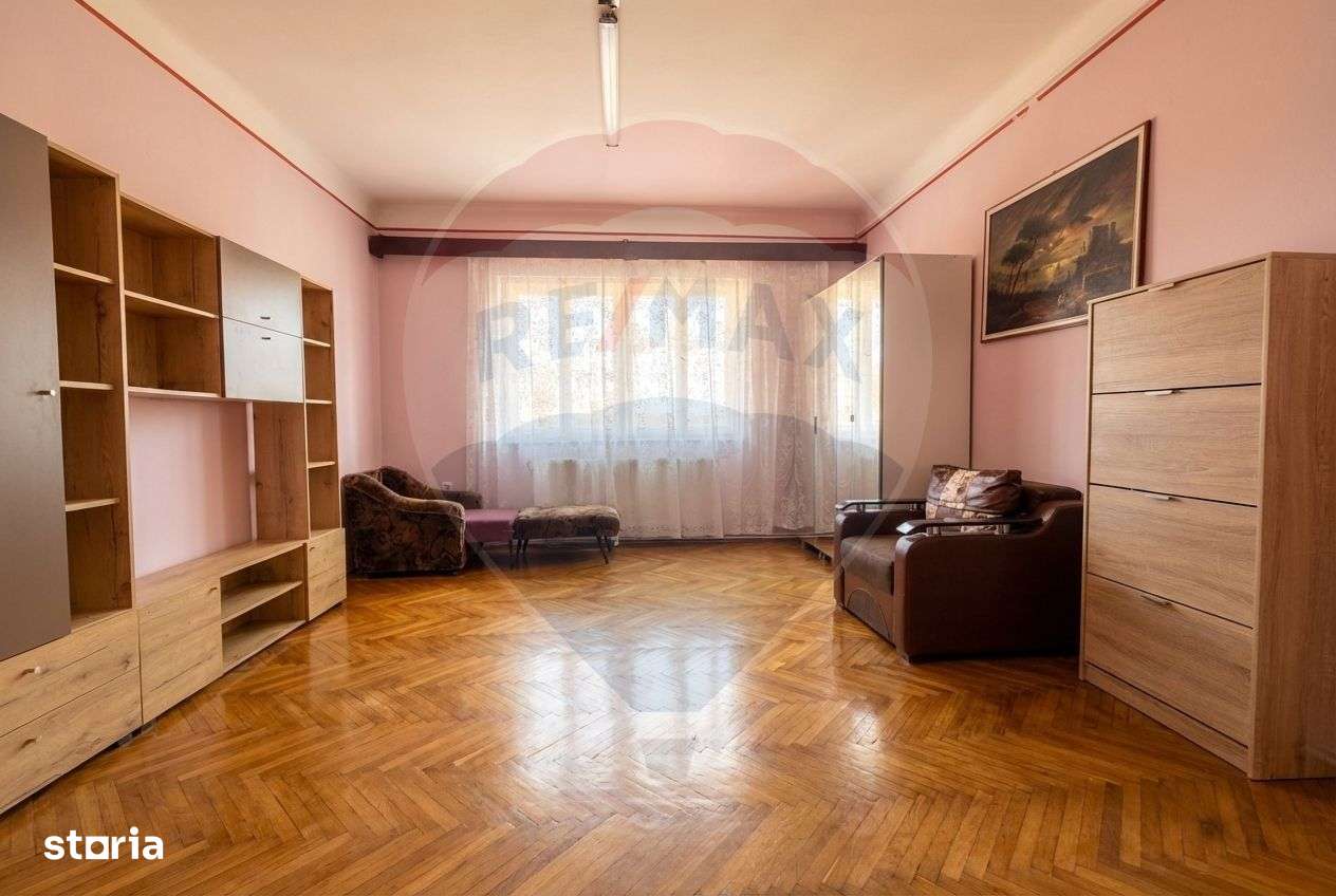 Casă cu 3 camere - str. Primaverii-4