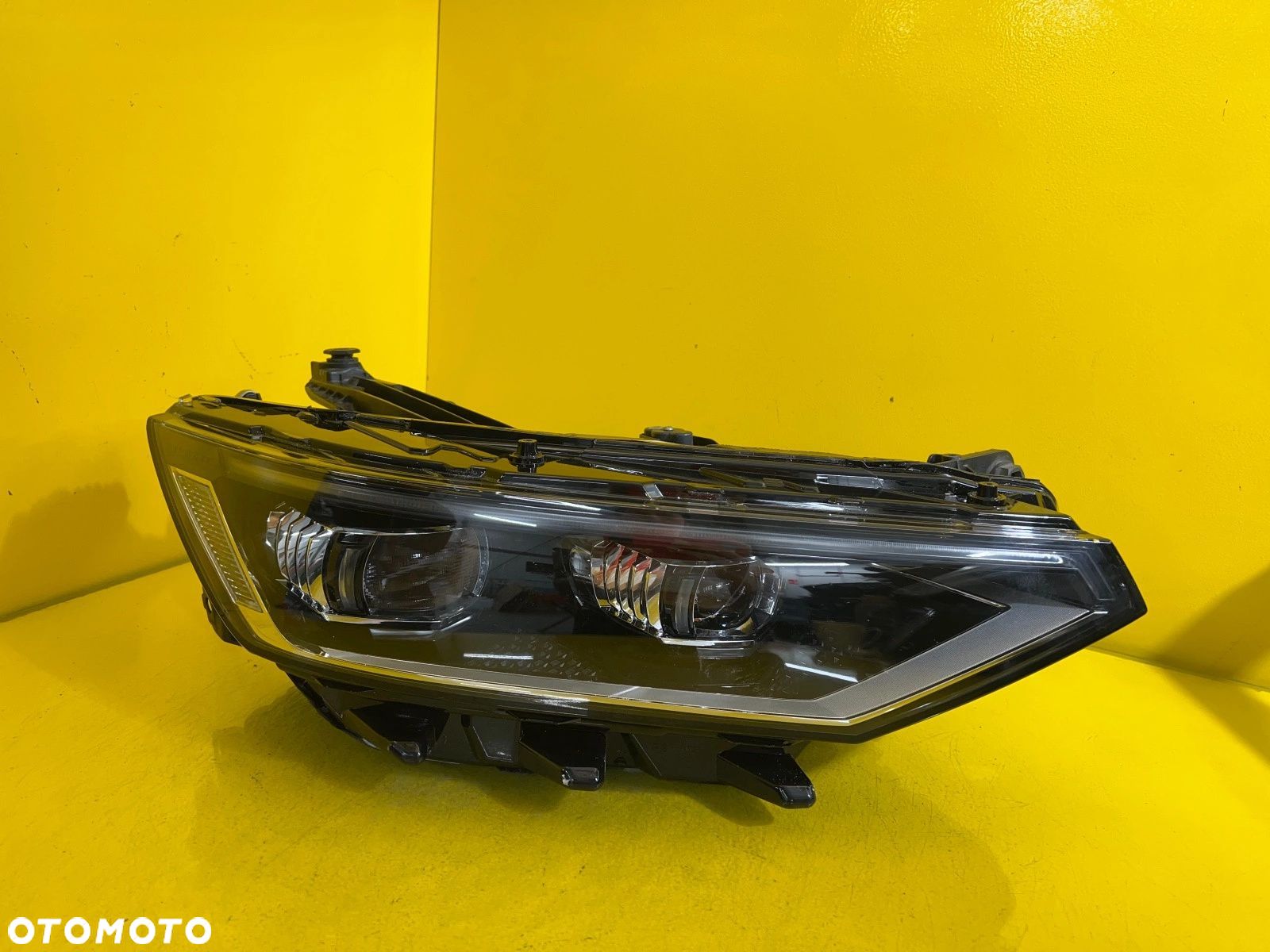 LAMPA PRAWA VW PASSAT B8 FULL LED 3G1941082P - 1