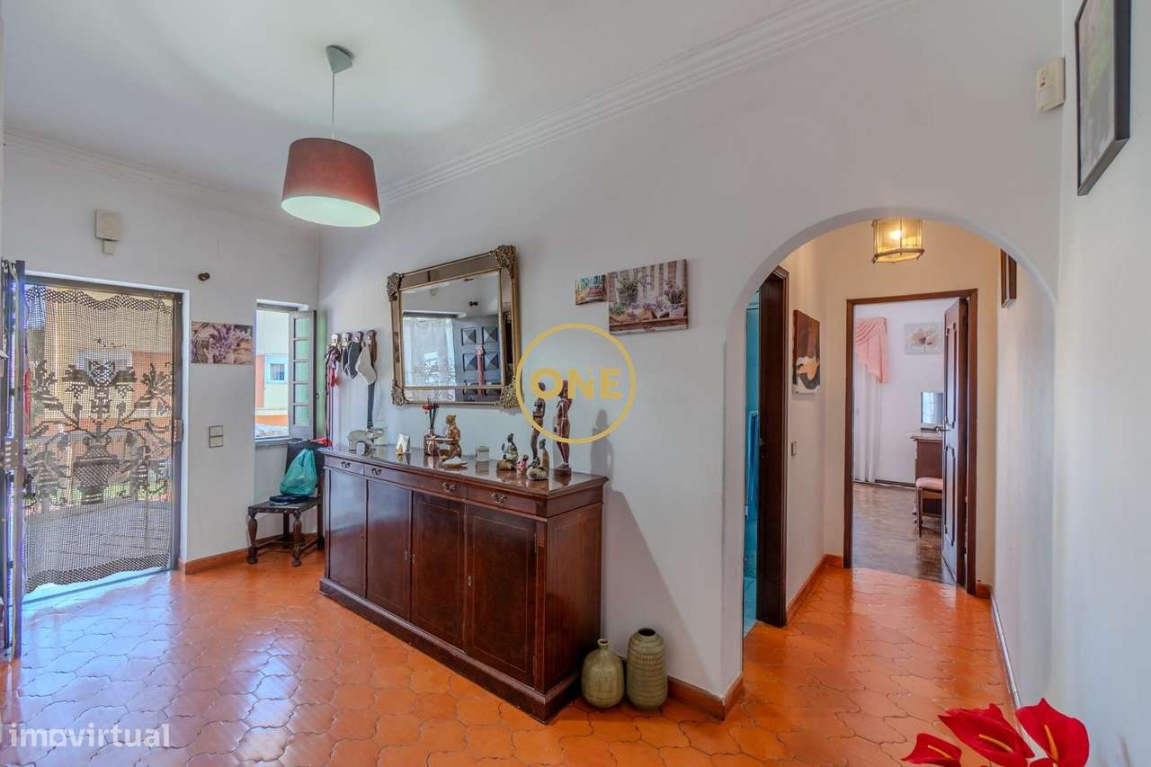 Prédio em propriedade total com 5 divisões independentes - Povoa da Ga-13