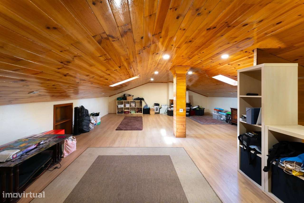 Moradia Geminada T5 + 2 com estacionamento, Alcabideche, Cascais-31