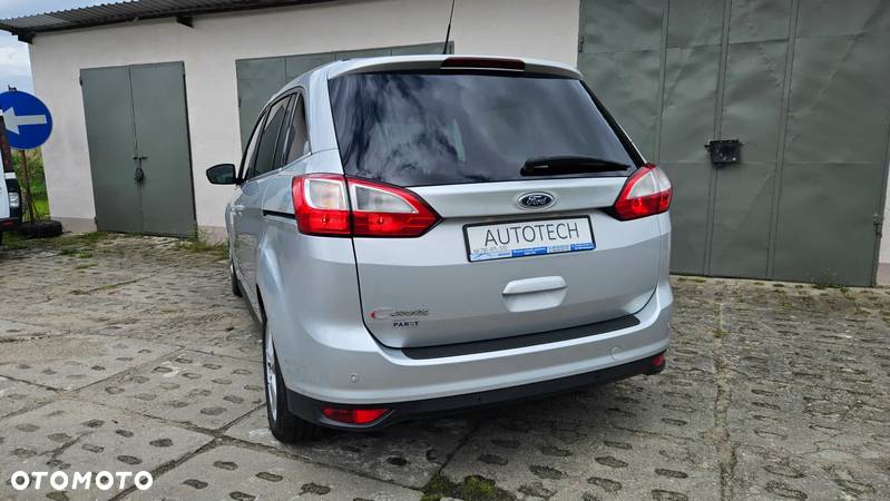 Ford Grand C-MAX - 23