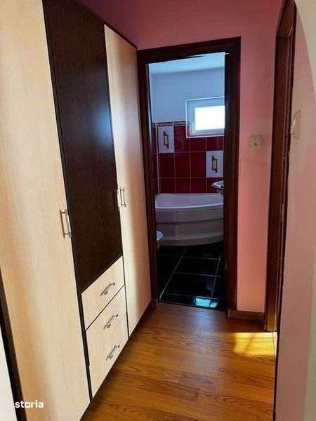 Spre vânzare apartament 3 camere - Imagine principală: 4/8