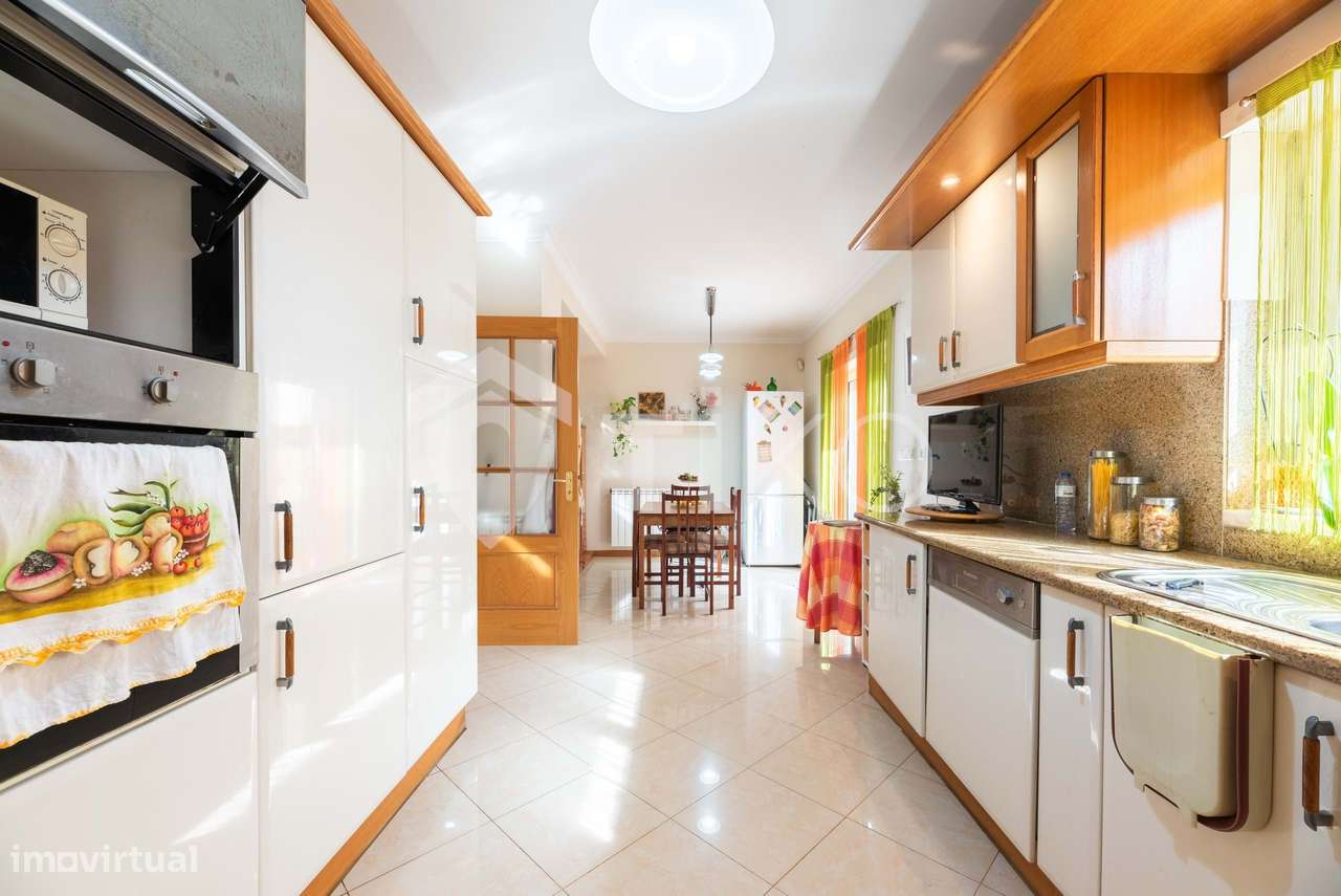 Moradia, 342 m², Charneca de Caparica e Sobreda-10