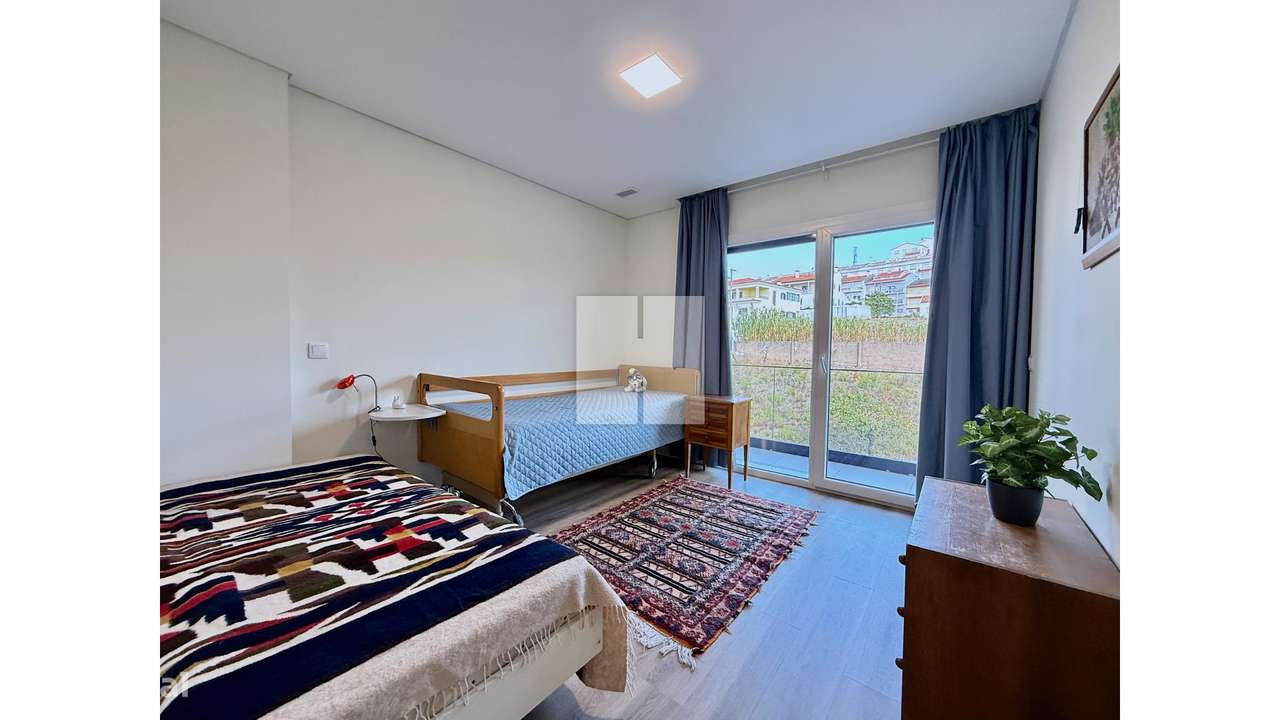 Espaçoso T4+1 Duplex c/ Vista Mar-37