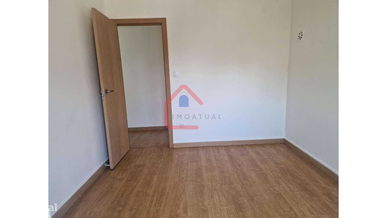 Apartamento T4 em Mercês-17
