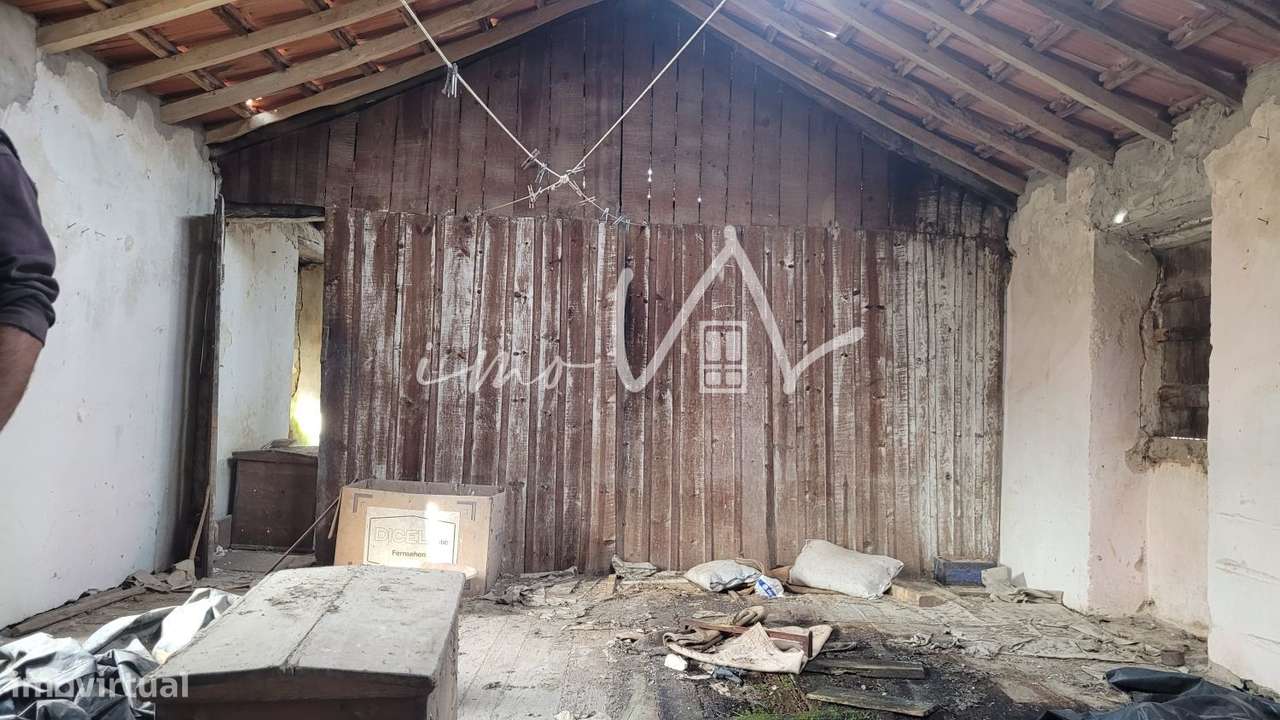 Moradia para remodelar junto à praia da Ereira - Grande imagem: 3/16